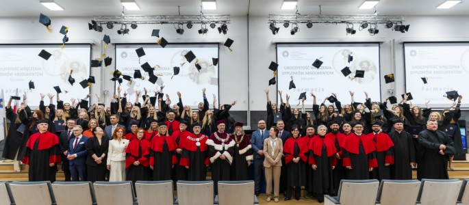 Dyplomatorium Kierunku Farmacja 2026. Kliknij, aby powiększyć zdjęcie.